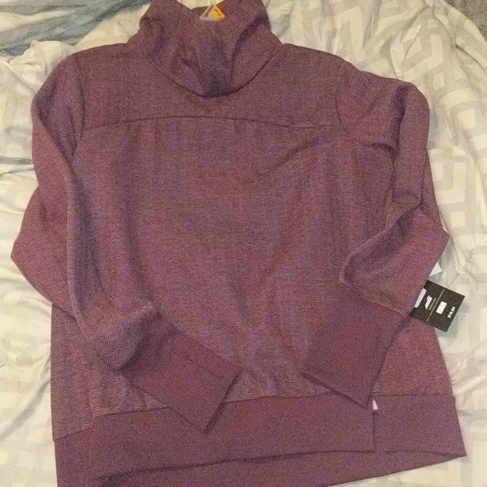 Athletic pull over